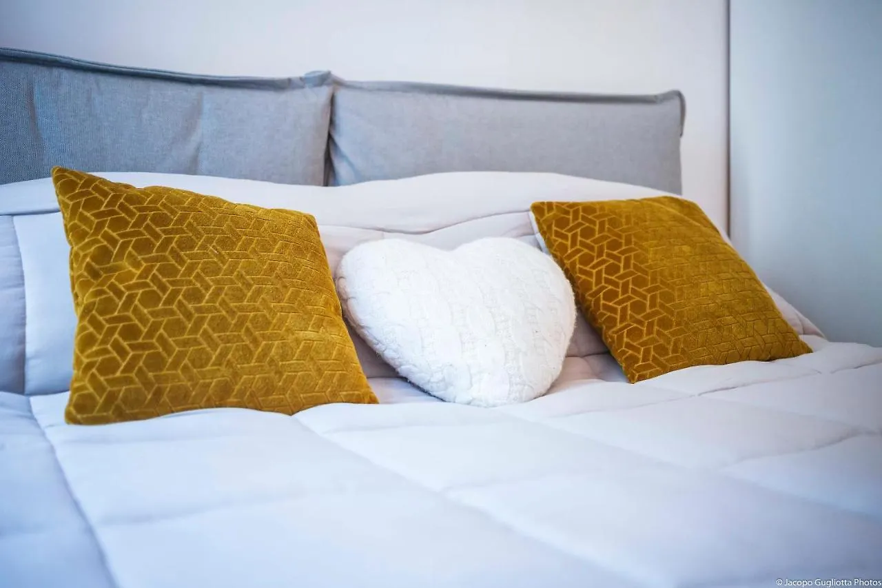 Toffee Mombello - Seven Suites Sanremo Apartment